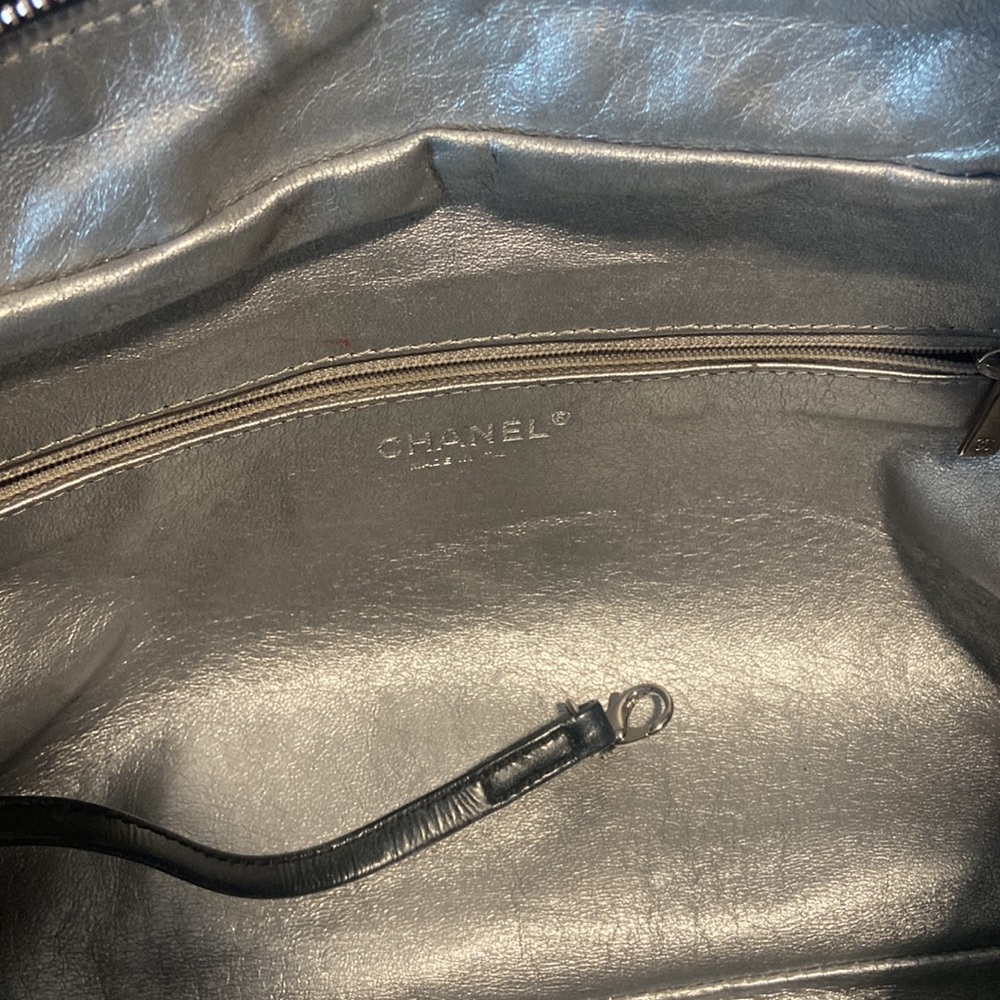 Chanel handbag - Picture 8 of 11